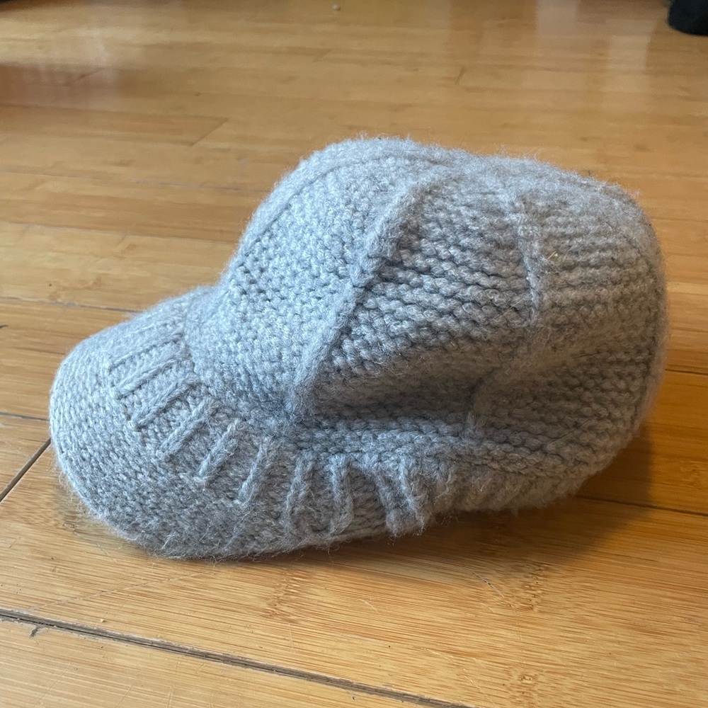 Natural Reflections winter hat with brim